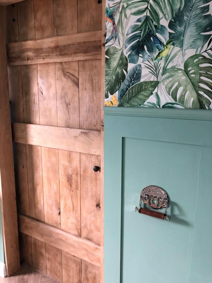The Caswell Bay Hide Out *